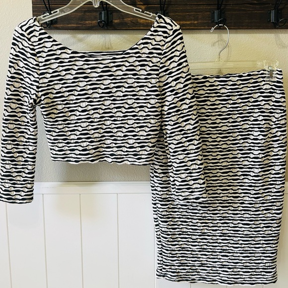 Astr Dresses & Skirts - ASTR Top & Midi Skirt SET!
